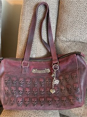 Harley Davidson burgundy leather Shoulder bag with skull design #biker #leather